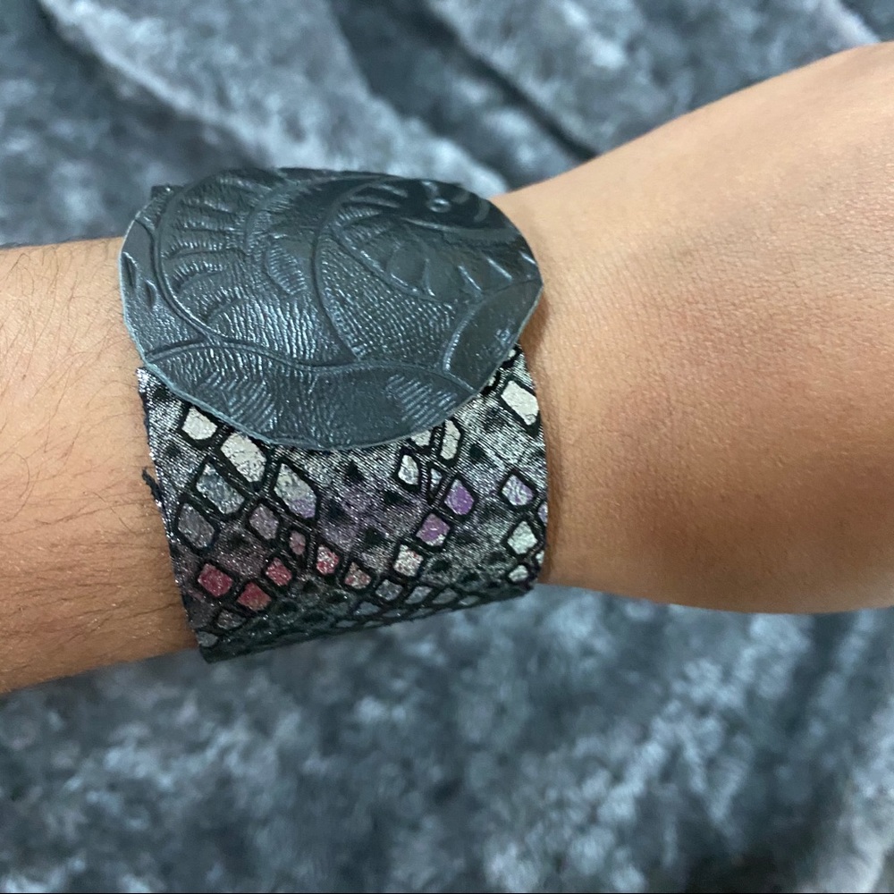 Handmade Leather Bracelet. Gift.